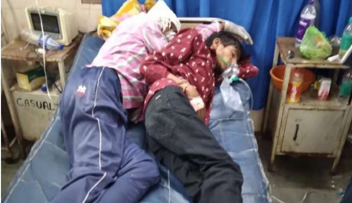 COVID-19 patients seen  sharing beds at Nagpur hospital amid continuous case surge